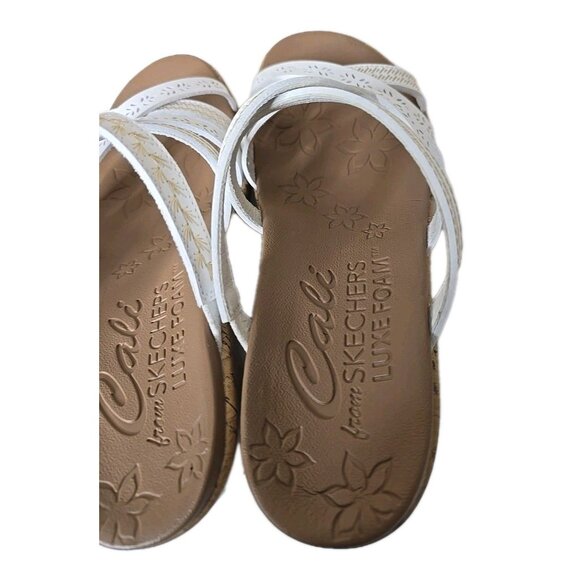 Cali from Sketchers NIB Beverlee Women's White Tiger Pose Wedge Sandal Size 8 - Picture 5 of 10